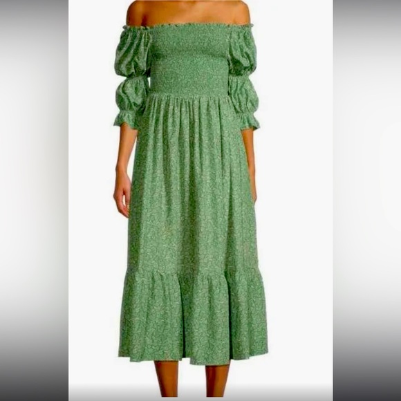 caara Dresses & Skirts - Floral caara green dress